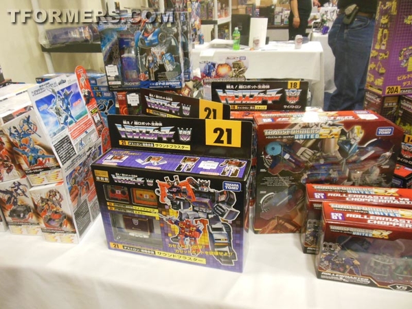 BotCon 2013   The Transformers Convention Dealer Room Image Gallery   OVER 500 Images  (254 of 582)